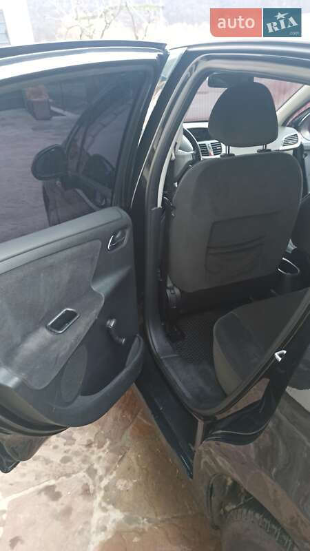 Хетчбек Peugeot 207 2008 в Теребовлі