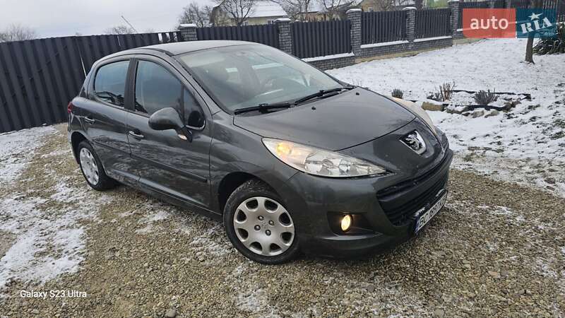 Хэтчбек Peugeot 207 2010 в Стрые