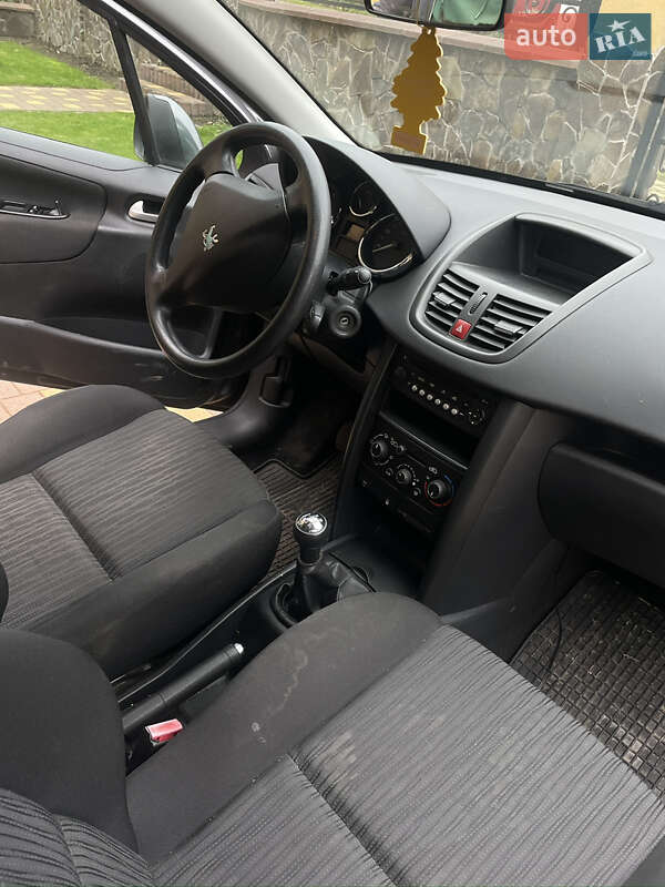 Хэтчбек Peugeot 207 2011 в Львове