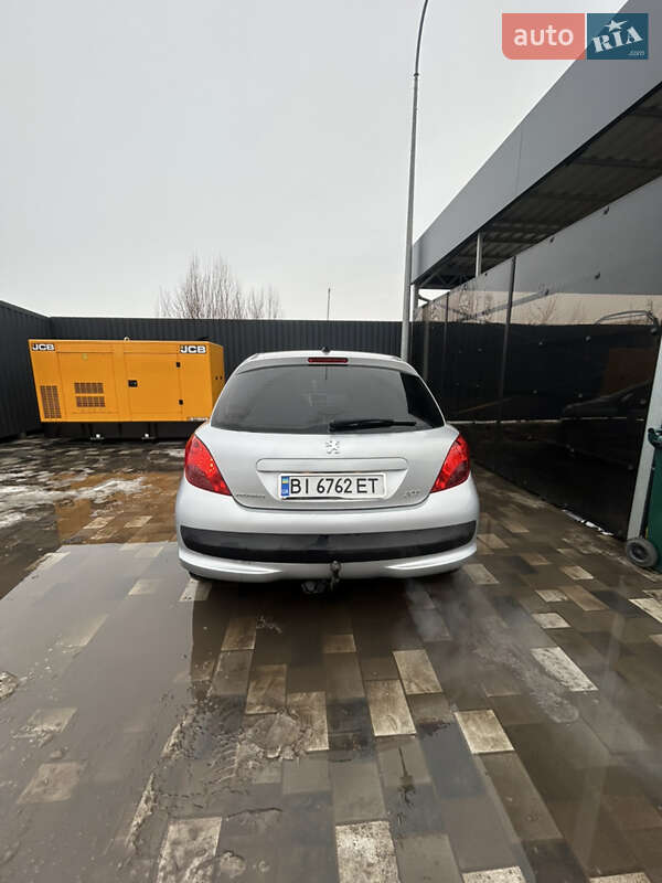 Хэтчбек Peugeot 207 2006 в Полтаве