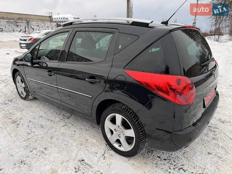 Универсал Peugeot 207 2011 в Луцке