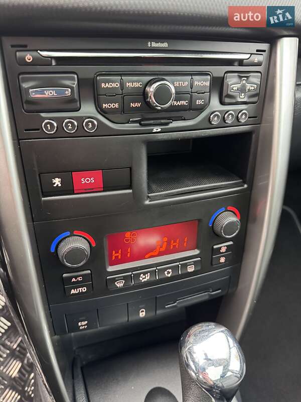 Универсал Peugeot 207 2011 в Луцке