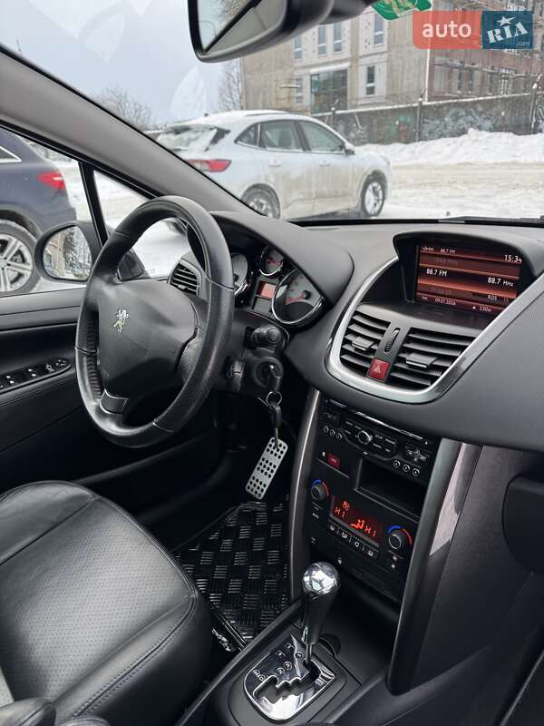Универсал Peugeot 207 2011 в Луцке