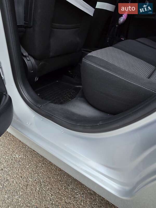 Хэтчбек Peugeot 207 2011 в Долине