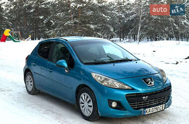 Хэтчбек Peugeot 207 2011 в Киеве