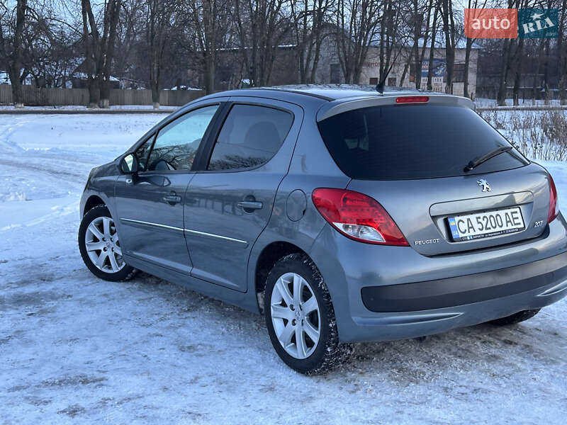 Хэтчбек Peugeot 207 2011 в Умани