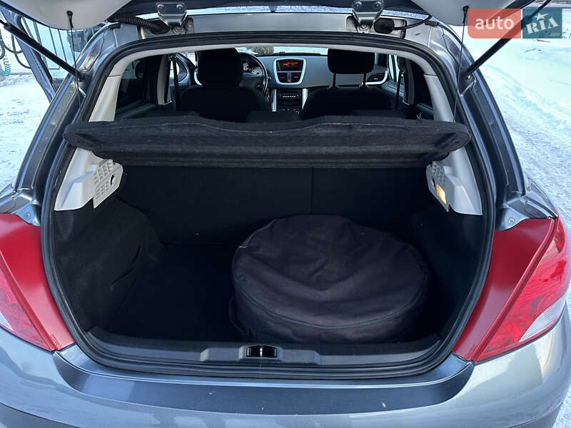 Хэтчбек Peugeot 207 2011 в Умани