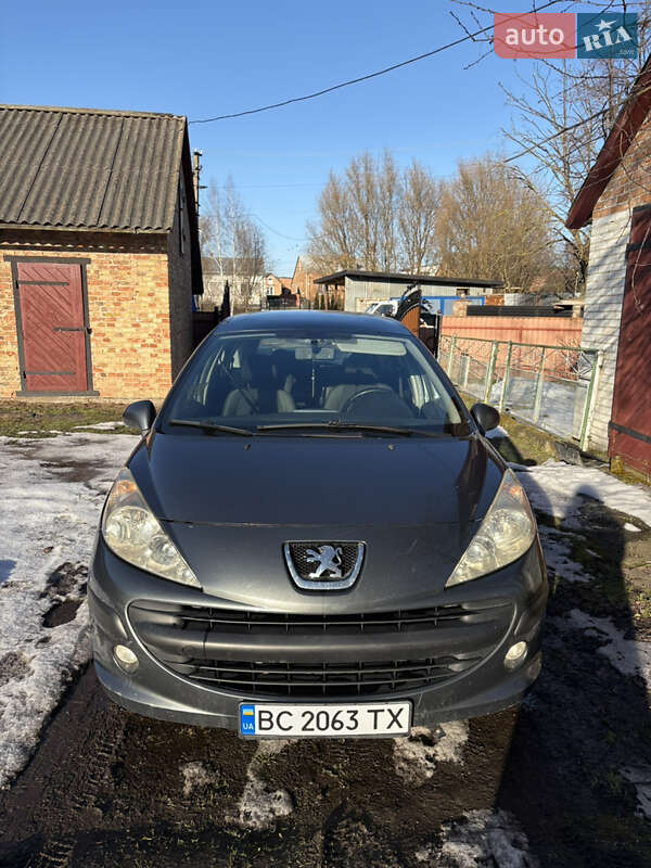 Peugeot 207 2011 Peugeot 207 2011