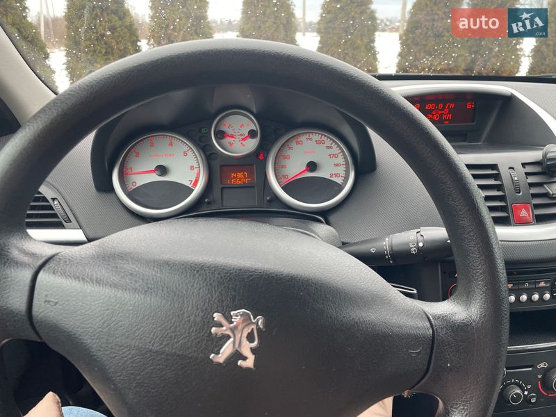 Хэтчбек Peugeot 207 2010 в Львове