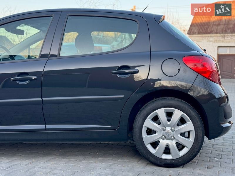 Хетчбек Peugeot 207 2006 в Рівному