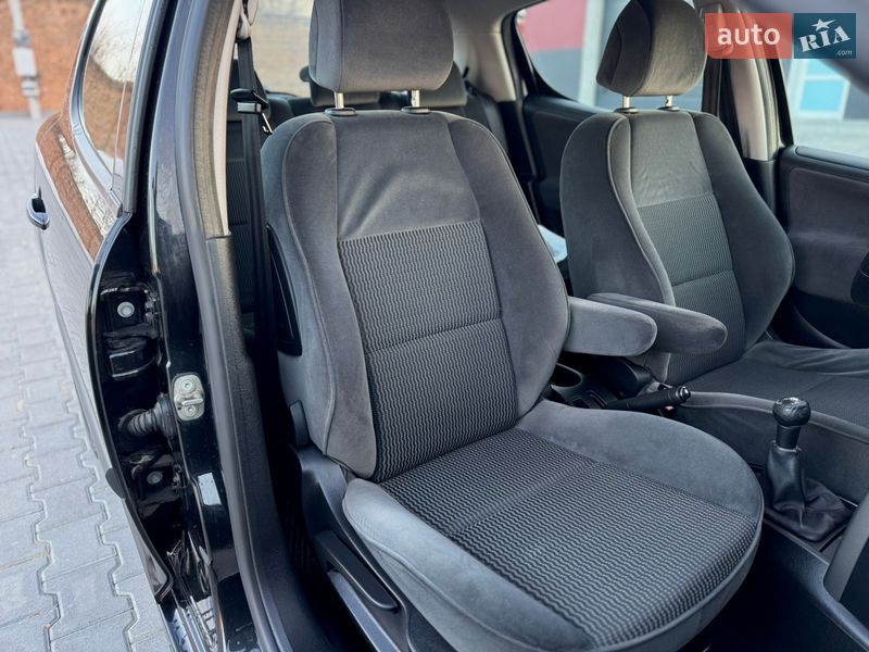 Хетчбек Peugeot 207 2006 в Рівному