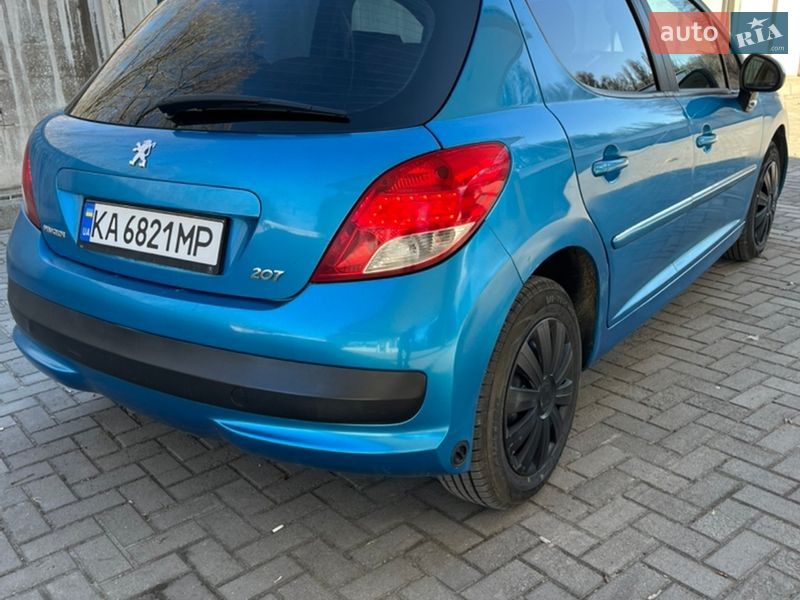 Хэтчбек Peugeot 207 2011 в Запорожье