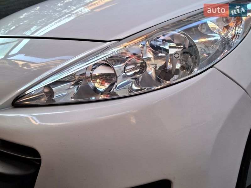 Хэтчбек Peugeot 207 2012 в Киеве фото 6 Хэтчбек Peugeot 207 2012 в Киеве