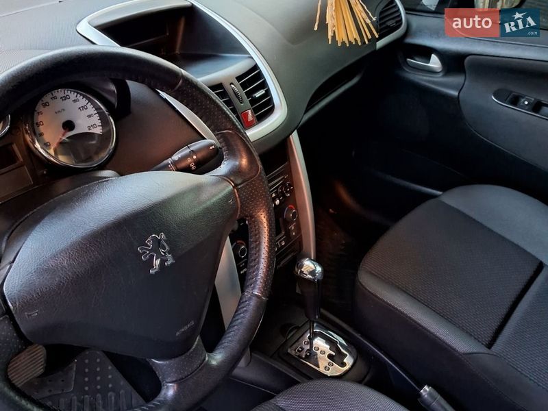 Хэтчбек Peugeot 207 2012 в Киеве фото 8 Хэтчбек Peugeot 207 2012 в Киеве