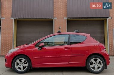 Хэтчбек Peugeot 207 2011 в Киеве