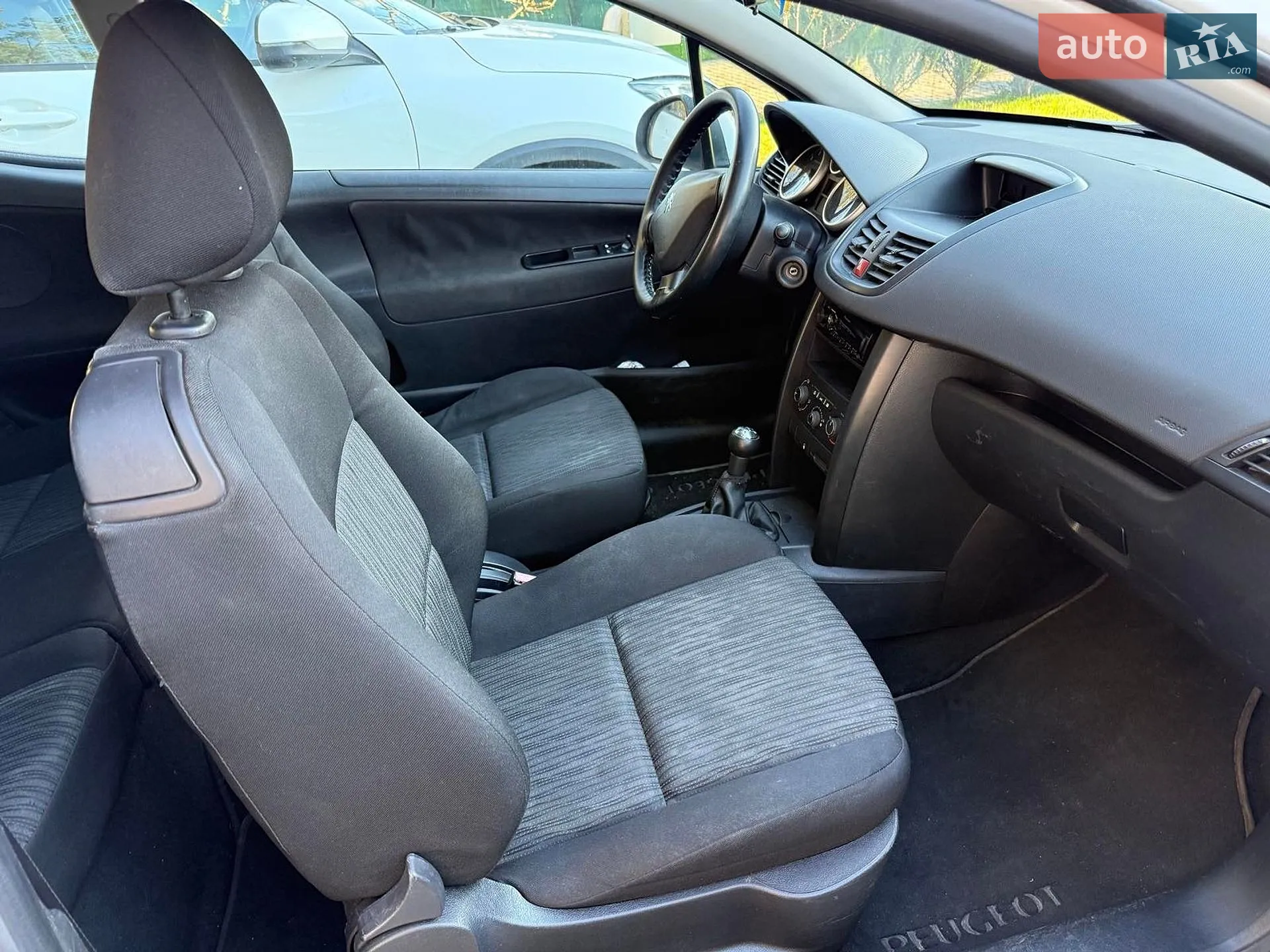 2010 Peugeot 207 - мініатюра 3