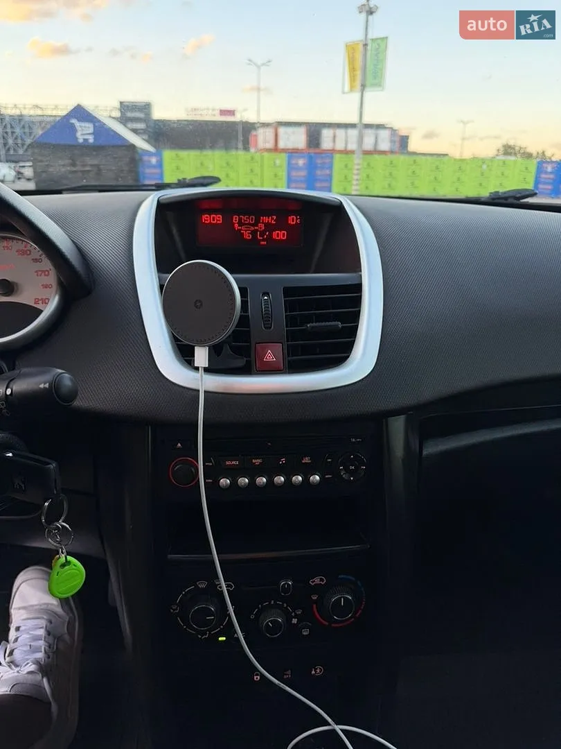 2010 Peugeot 207 - мініатюра 18