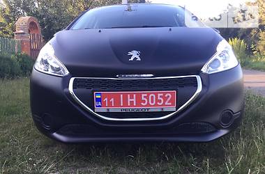 Седан Peugeot 208 2014 в Киеве