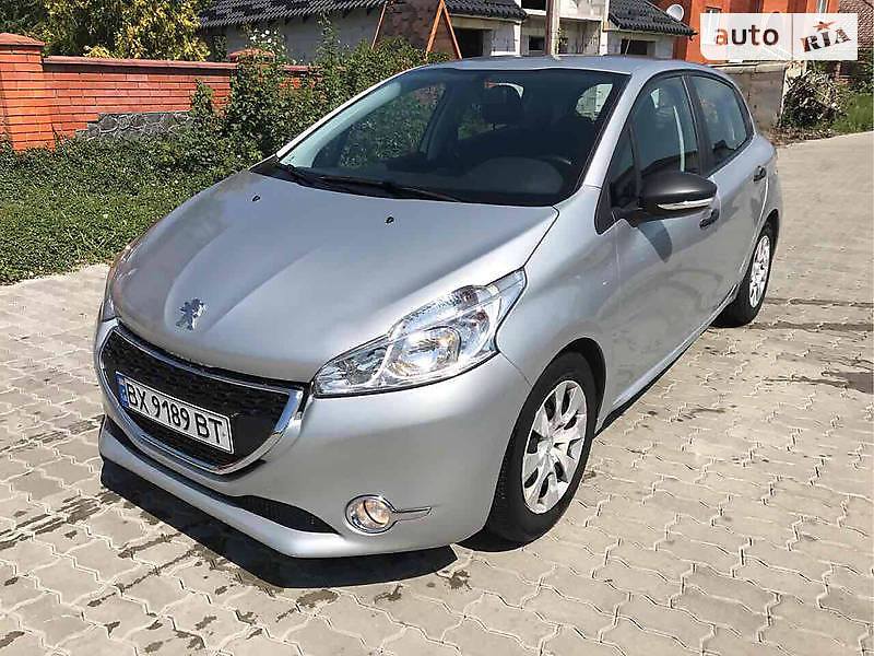 Хэтчбек Peugeot 208 2013 в Хмельницком