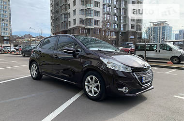 Хэтчбек Peugeot 208 2012 в Киеве