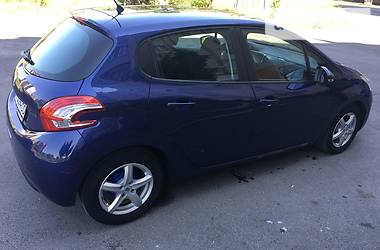 Хэтчбек Peugeot 208 2013 в Калуше