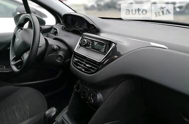 Хетчбек Peugeot 208 2014 в Києві