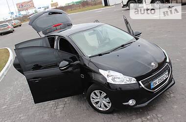 Хэтчбек Peugeot 208 2015 в Ровно