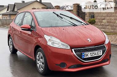 Хэтчбек Peugeot 208 2013 в Ровно