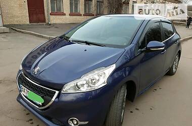 Хэтчбек Peugeot 208 2013 в Хмельницком