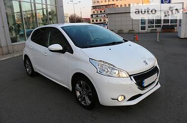 Хэтчбек Peugeot 208 2014 в Киеве