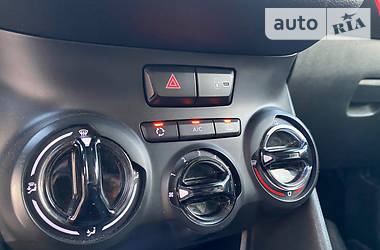 Хетчбек Peugeot 208 2014 в 