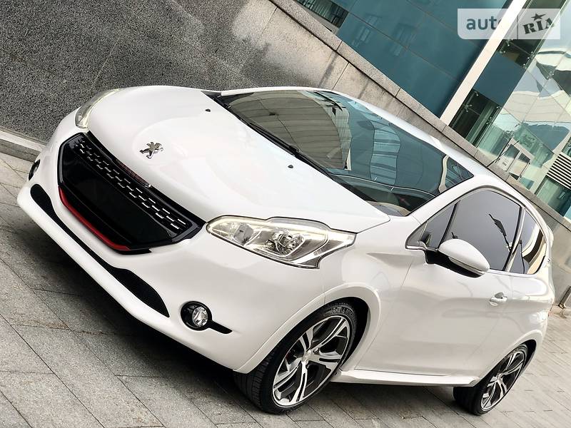 Хетчбек Peugeot 208 2014 в Харкові