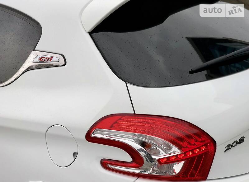 Хетчбек Peugeot 208 2014 в Харкові
