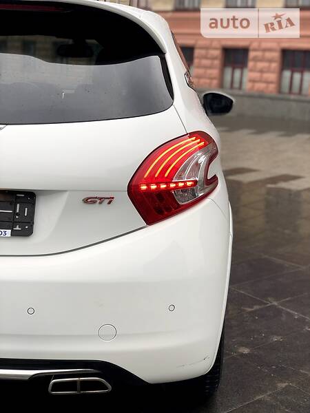 Хетчбек Peugeot 208 2014 в Харкові
