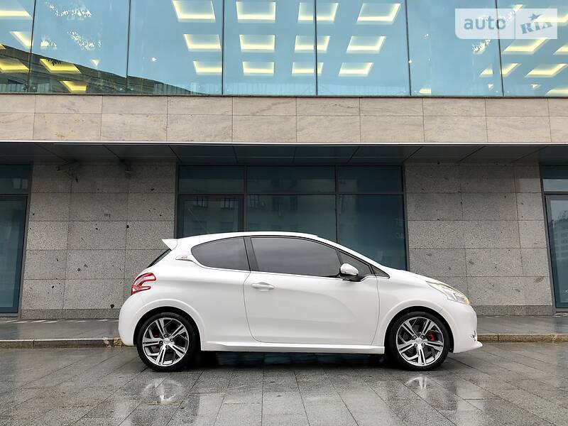 Хетчбек Peugeot 208 2014 в Харкові