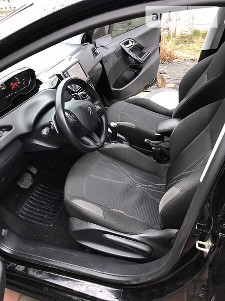 Хетчбек Peugeot 208 2013 в Білій Церкві