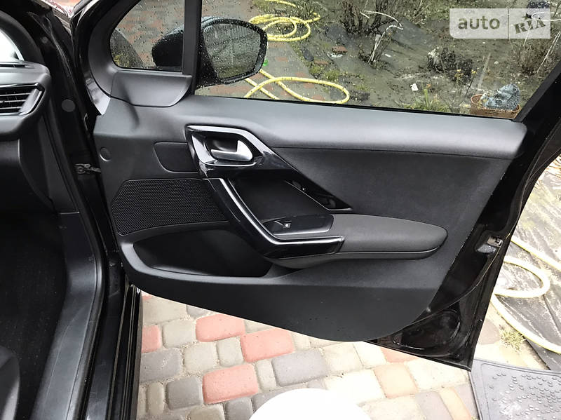 Хетчбек Peugeot 208 2013 в Білій Церкві