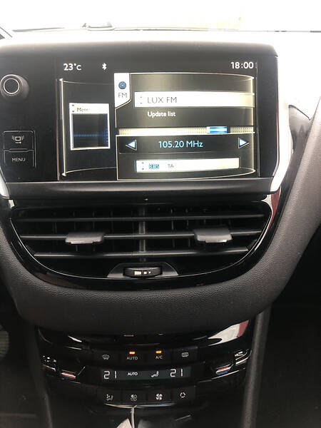 Хетчбек Peugeot 208 2014 в Ужгороді фото 15 Хетчбек Peugeot 208 2014 в Ужгороді