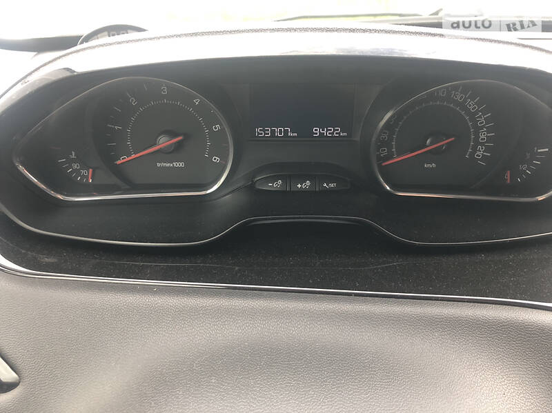 Хетчбек Peugeot 208 2014 в Ужгороді фото 16 Хетчбек Peugeot 208 2014 в Ужгороді