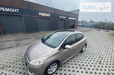 Хэтчбек Peugeot 208 2014 в Киеве