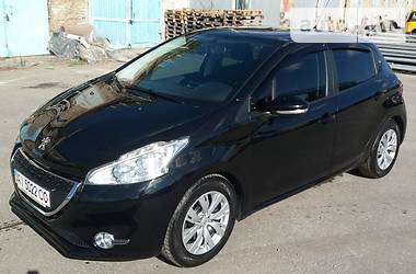 Хэтчбек Peugeot 208 2013 в Вишневом