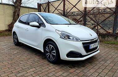 Хэтчбек Peugeot 208 2015 в Киеве