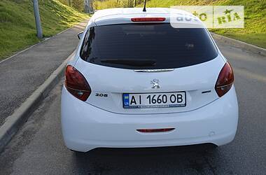 Хэтчбек Peugeot 208 2017 в Киеве