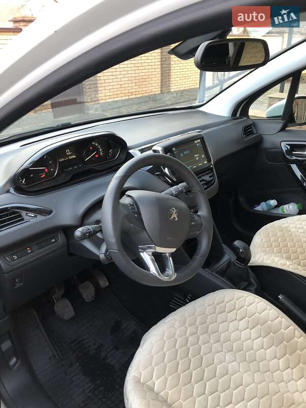 Хэтчбек Peugeot 208 2019 в Киеве