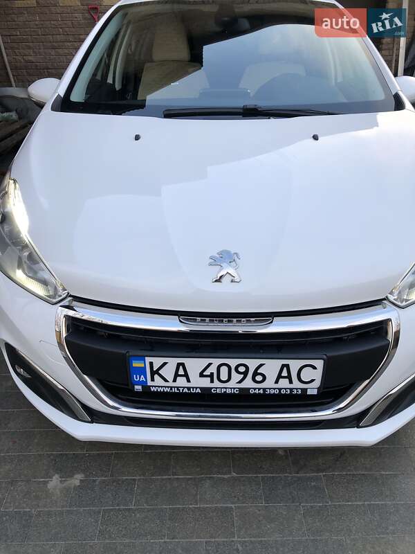 Хэтчбек Peugeot 208 2019 в Киеве