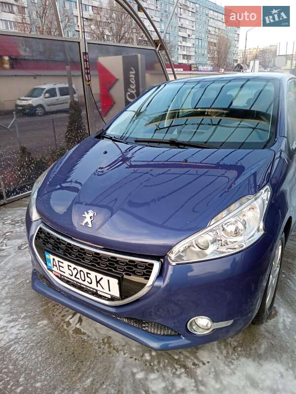 Peugeot 208 2013