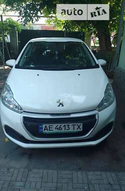 Хэтчбек Peugeot 208 2016 в Днепре