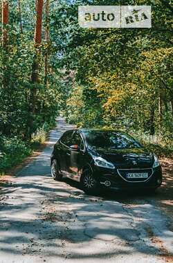 Хетчбек Peugeot 208 2013 в Києві