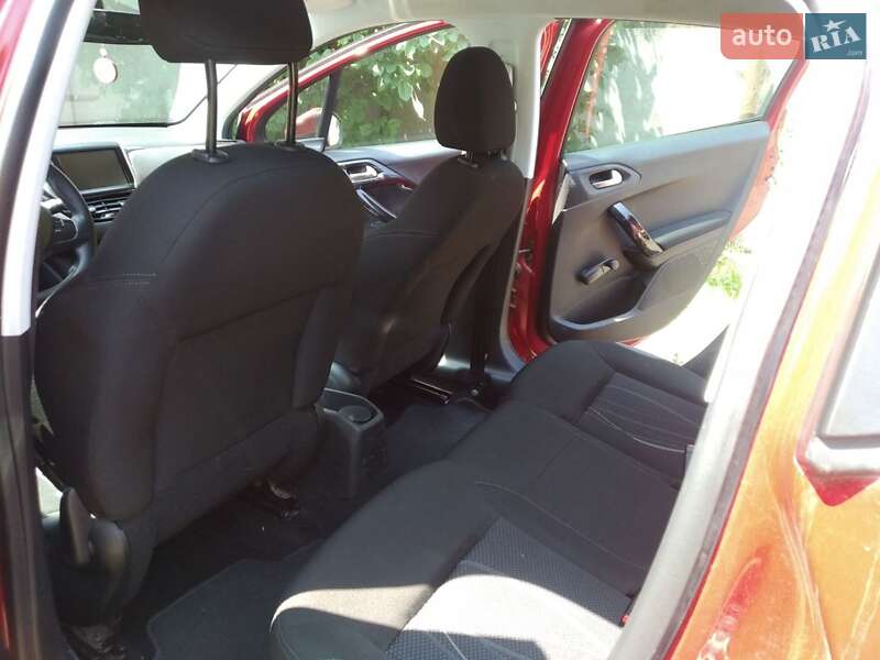 Хетчбек Peugeot 208 2014 в Хмельницькому