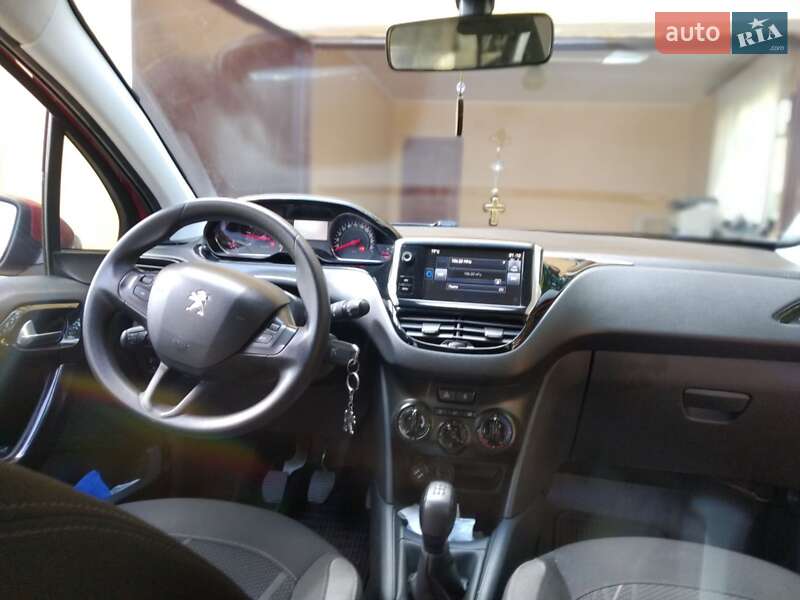 Хетчбек Peugeot 208 2014 в Хмельницькому